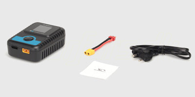 Sort Charger C50 batterioplader med display og kontrolknapper til fjernstyrede biler vist på hvid baggrund.