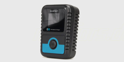 Sort Charger C50 LiPo-lader med LCD-display og kontrolknap til fjernstyrede biler.