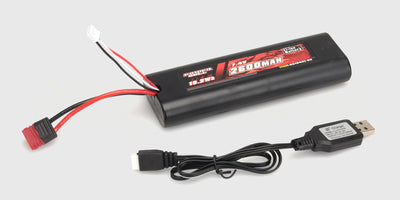 Hammer fjernstyret monster truck med to batterier og oplader vist på hvid baggrund.