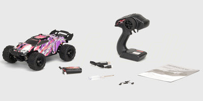 Hurricane 2.0 fjernstyret bil i original indpakning med fjernbetjening vist på hvid baggrund.