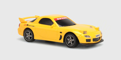 Hvid Legend Drift Elite fjernstyret driftbil i skala 1:43 med gyro og proportional styring til indendørs kørsel.