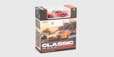 Hvid Legend Drift Elite fjernstyret driftbil med BMW M3 karrosseri og specielle drift dæk på hvid baggrund.