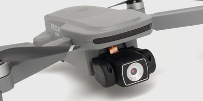 Grå Drone Recon XV1 med kamera set forfra i en skrå vinkel.