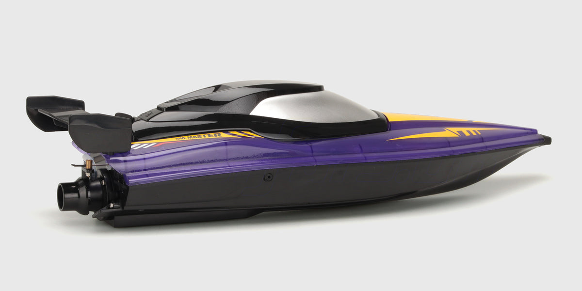 Shadow Storm fjernstyret speedbåd set skråt forfra