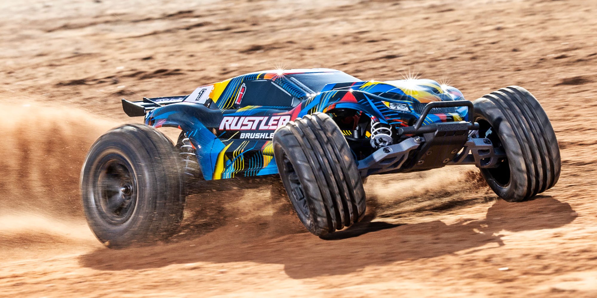 Traxxas Rustler 2WD Brushless VX3 kører på grus