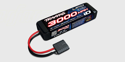Traxxas 7.4V 3000mAh 2-cell LiPo batteri med iD-stik til fjernstyrede biler vist på hvid baggrund.