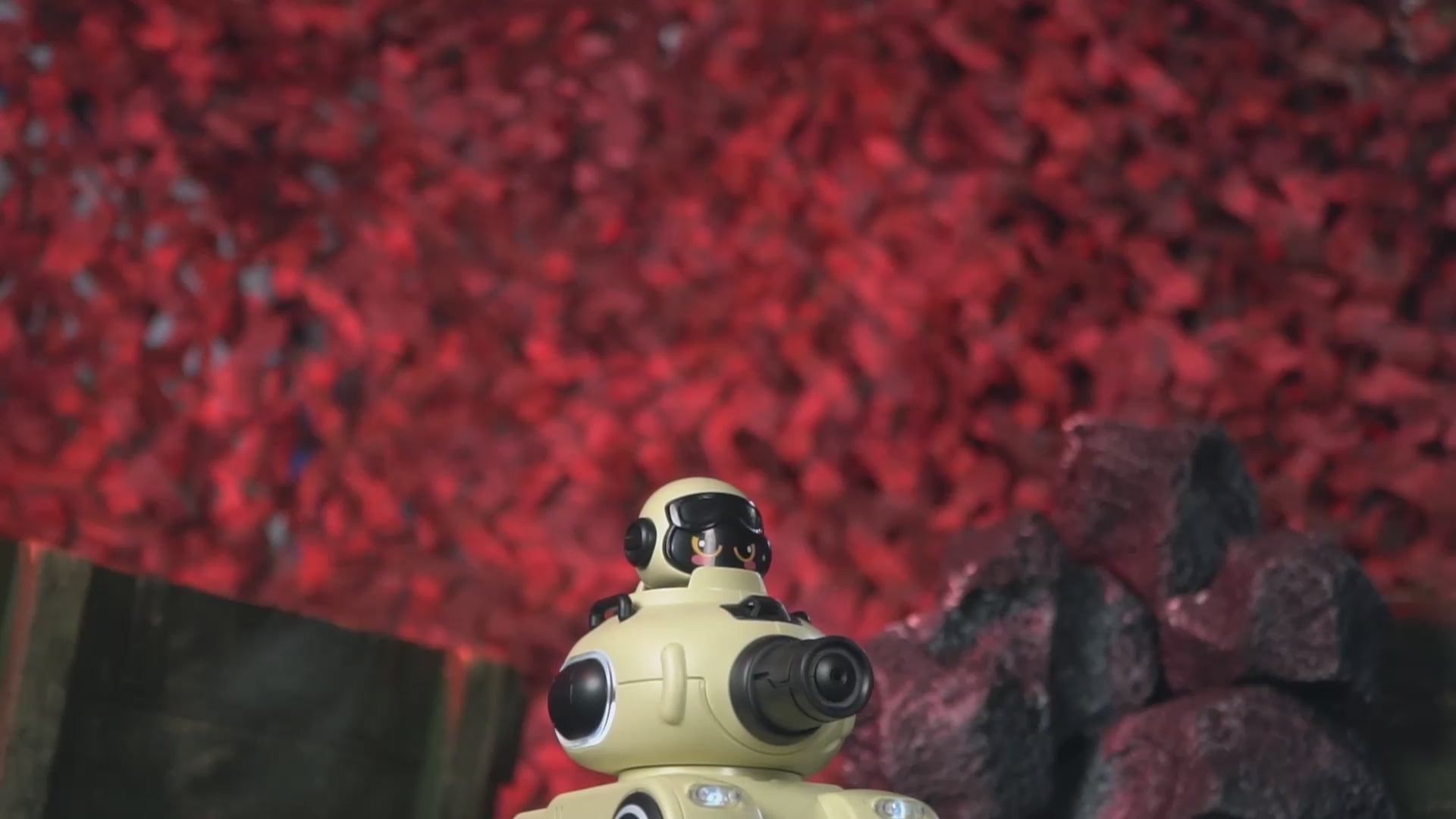 Load video: Remote Control Tanks