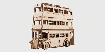 Hogwarts Express mekanisk byggesæt i træ med detaljeret tog og kulvogn fra Harry Potter.